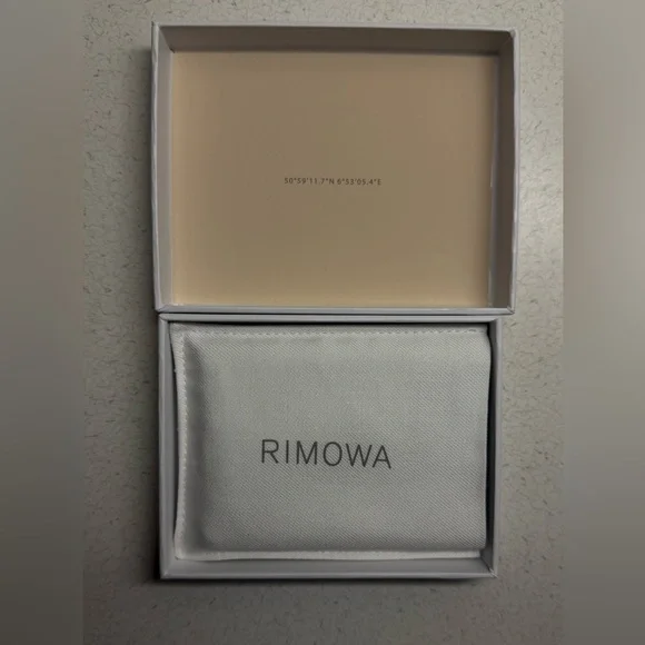 RIMOWA Original Aluminum Card Holder - Picture 14 of 15